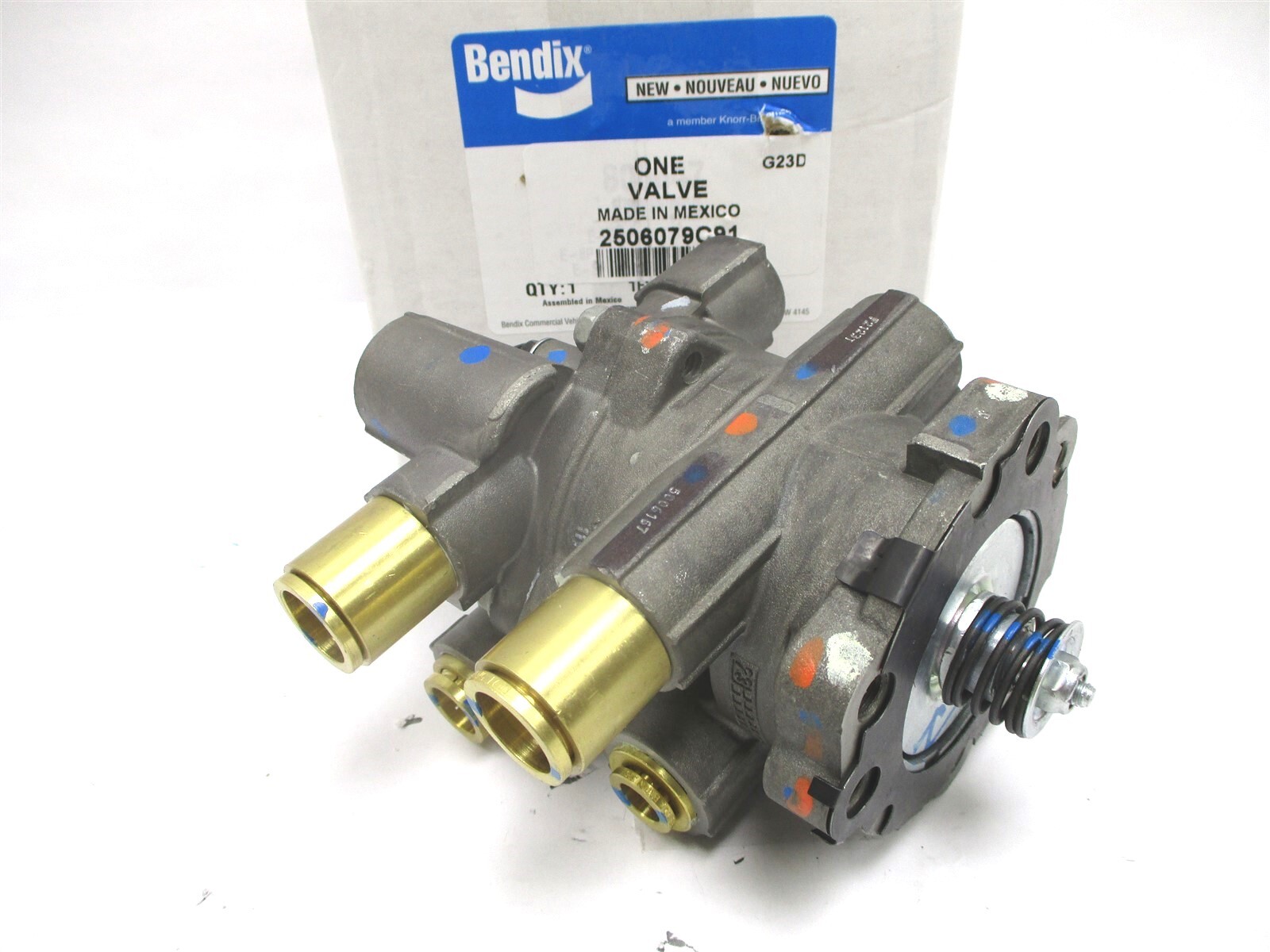 2506079C91 NEW OEM INTERNATIONAL E-8P FOOT BRAKE VALVE BENDIX