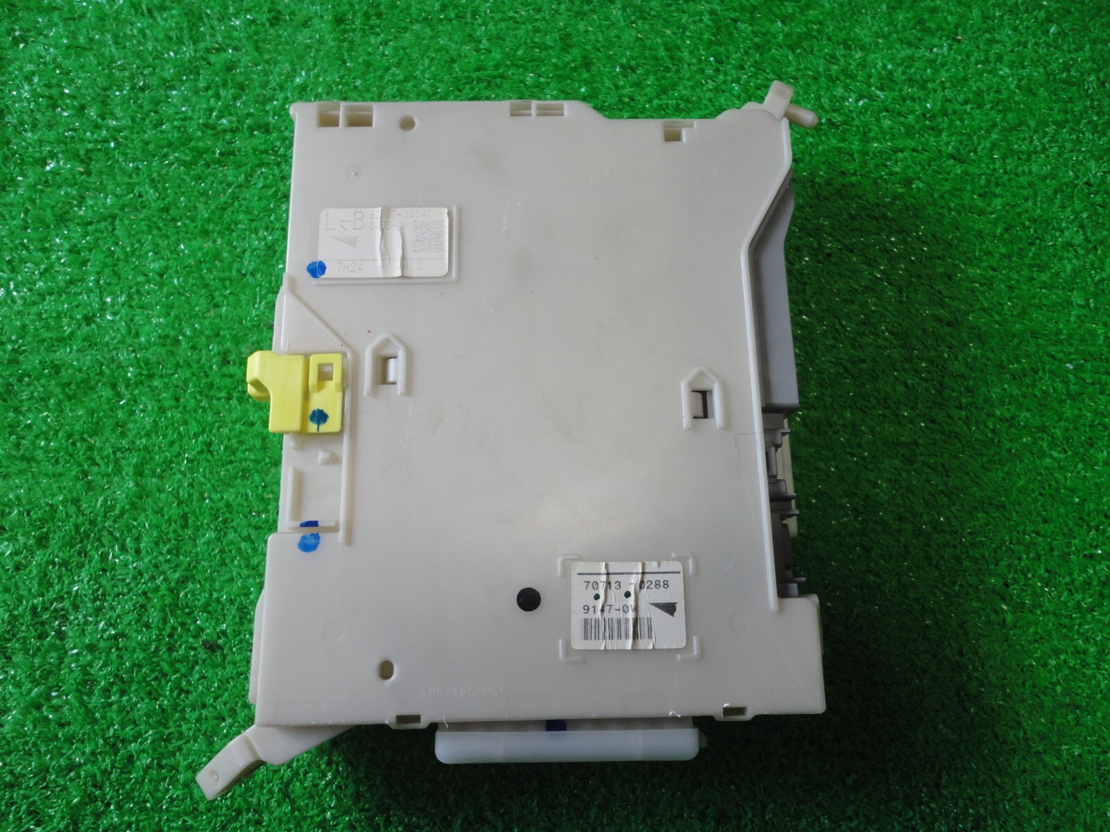 TOYOTA CROWN GRS180 Genuine Junction block left side Fuse box