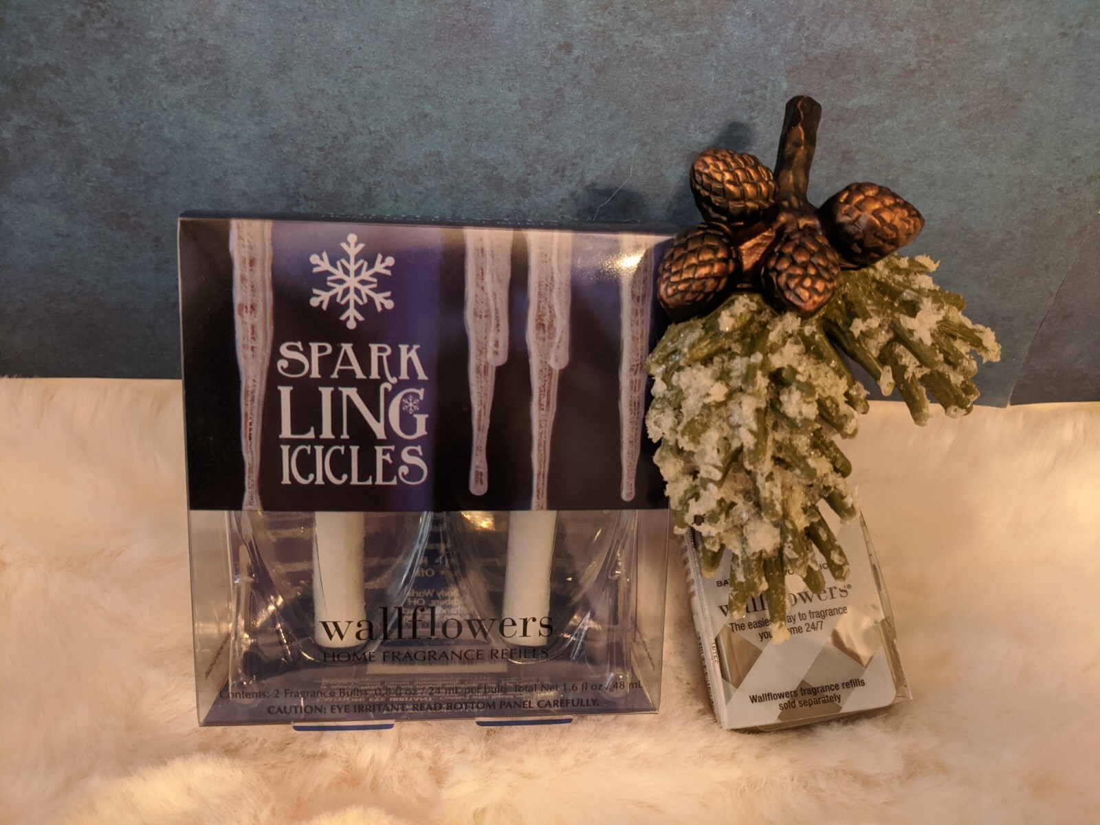 BATH & BODY WORKS Wallflower Fragrance Plug holiday Pine needle