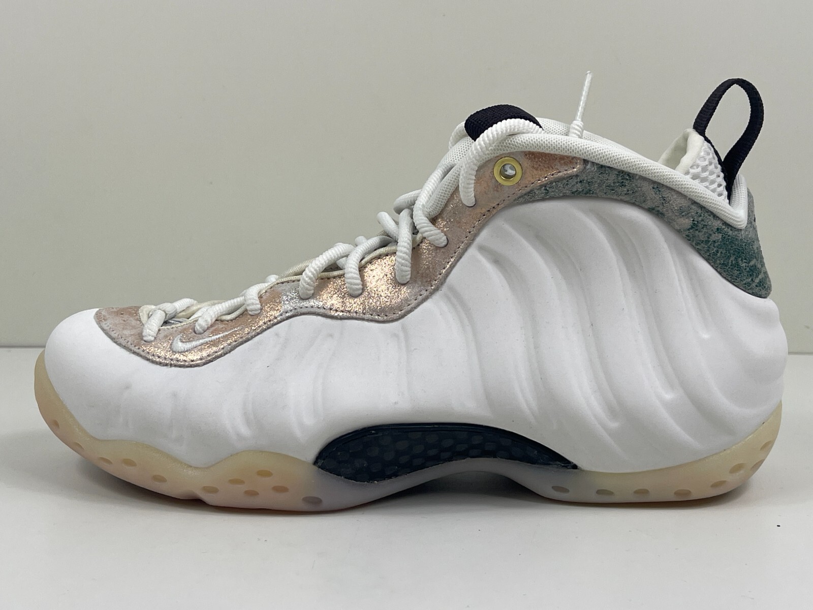 Nike Women's Air Foamposite One Marble Summit White AA3963-101 New