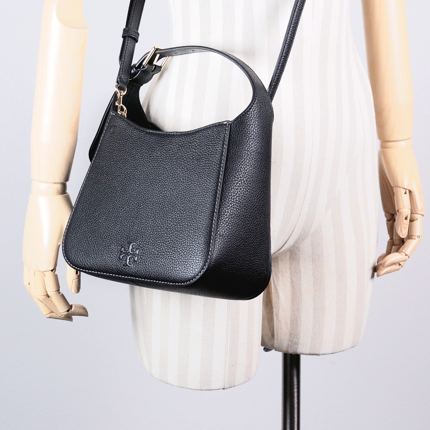 New Tory Burch THEA Black Leather Small Bucket Bag Crossbody Purse