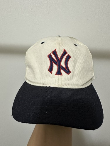 VTG Sports Specialties New York Yankees Side MLB Red Logo White