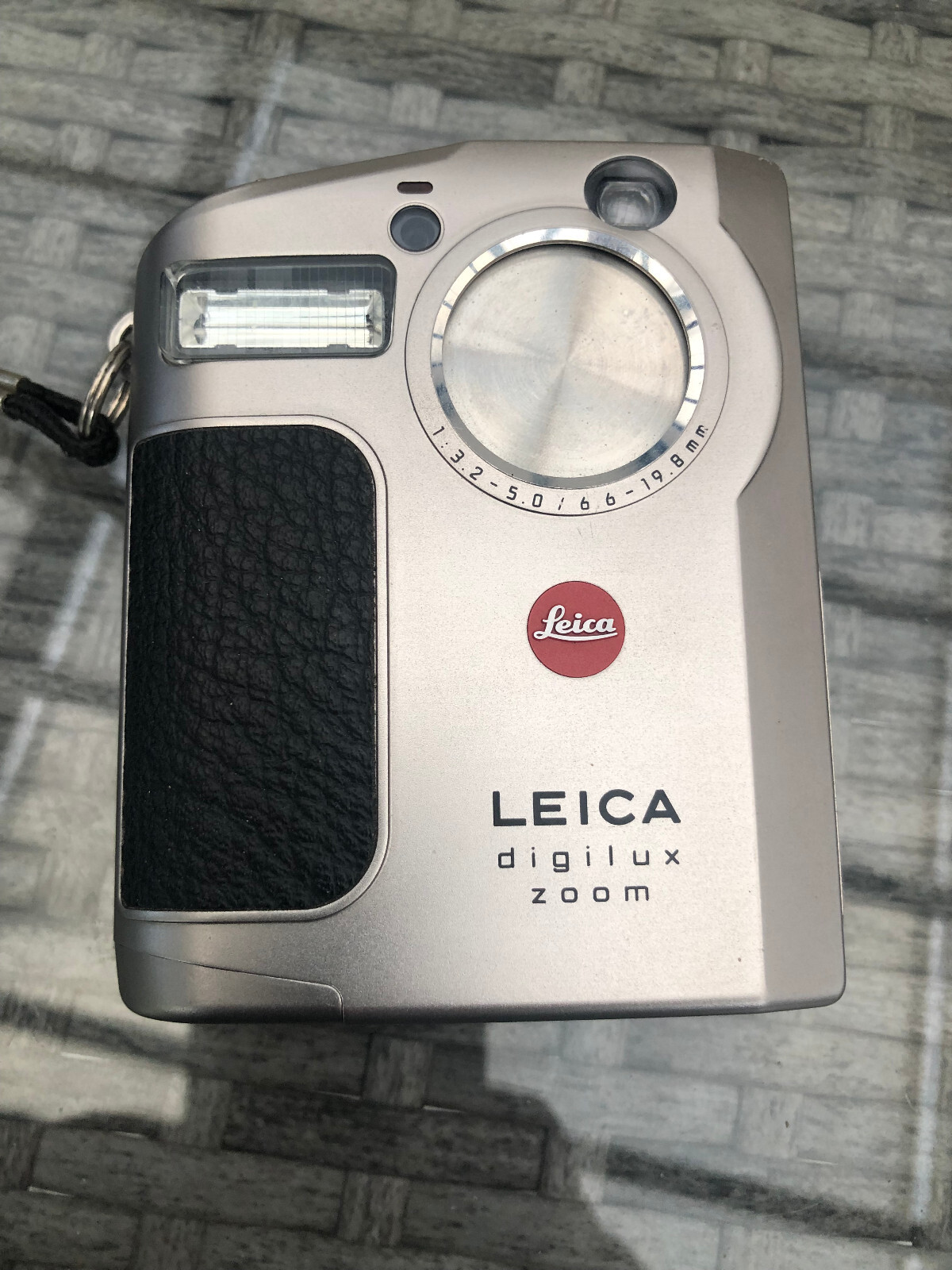 Leica Digilux Zoom 1.5 MP 1:3.2 / 7.0mm Digital Camera Sold Parts