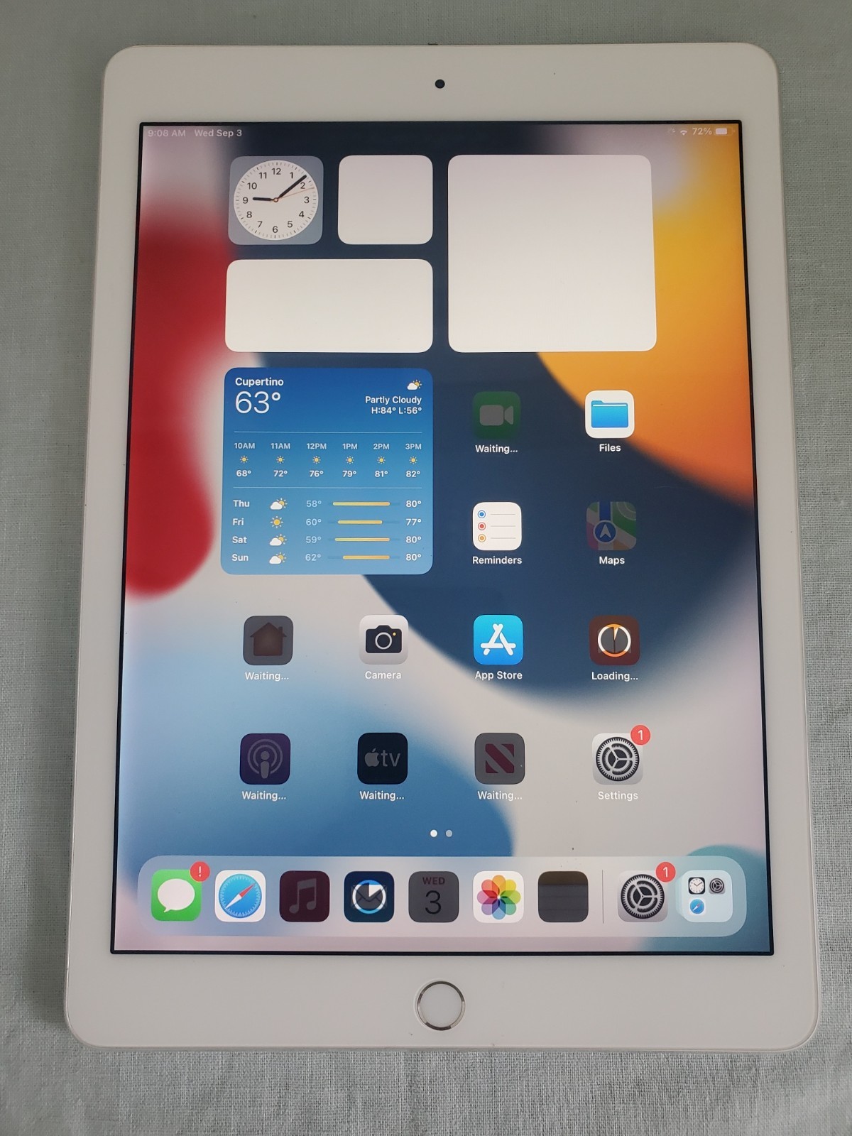 Apple iPad Pro (9.7-inch) A1673 32 GB Wi-Fi 9.7in MLMP2LL/A Silver