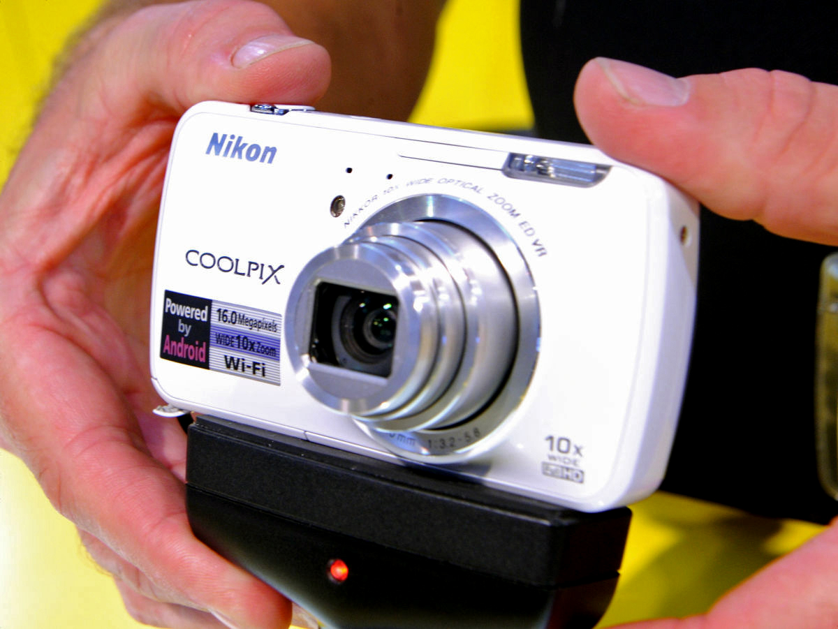 ニコンのAndroid搭載カメラ「COOLPIX S800c」実機フォト&ムービー