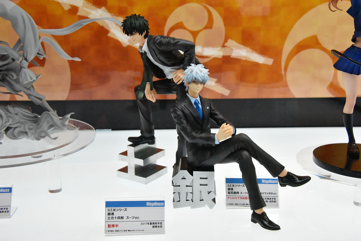 銀魂」銀時と土方が黒スーツ姿で並ぶ＆沖田は性転換篇で女体化した