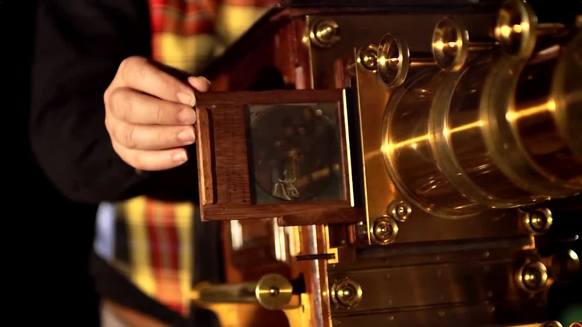 スライド映写機の原型「幻灯機」は19世紀イギリスのNetflix的存在だっ