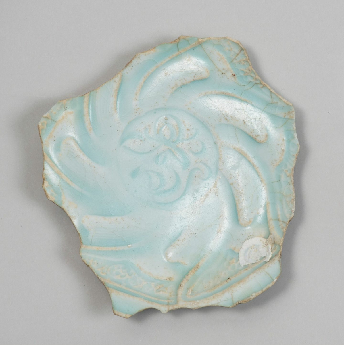 800年前の沈没船から発見された陶磁器を最新の装置で分析してわかった