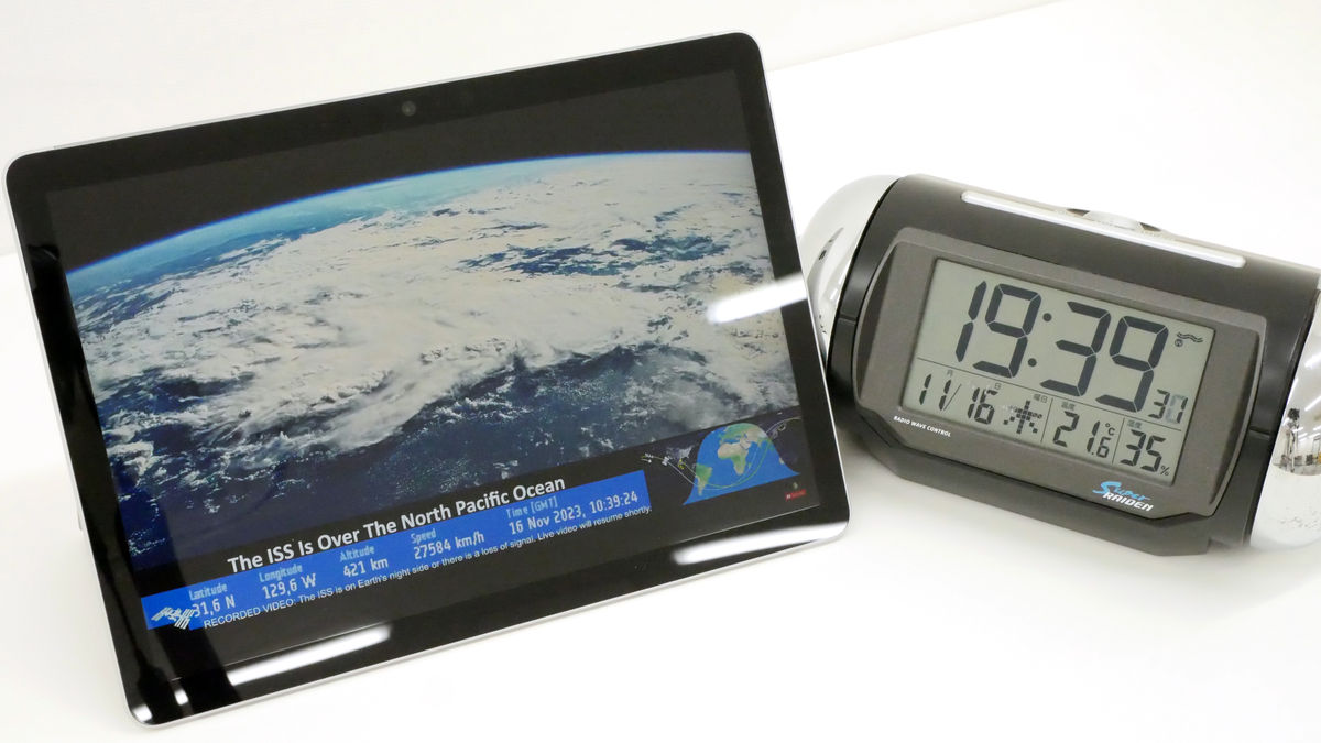 軽量＆コンパクトで持ち運びにぴったりなMicrosoft純正2in1ノートPC