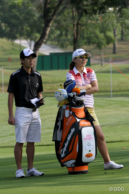 b628 ◇レア 宮里美香 実使用 テーラーメイド R1 キャディバッグ 2025