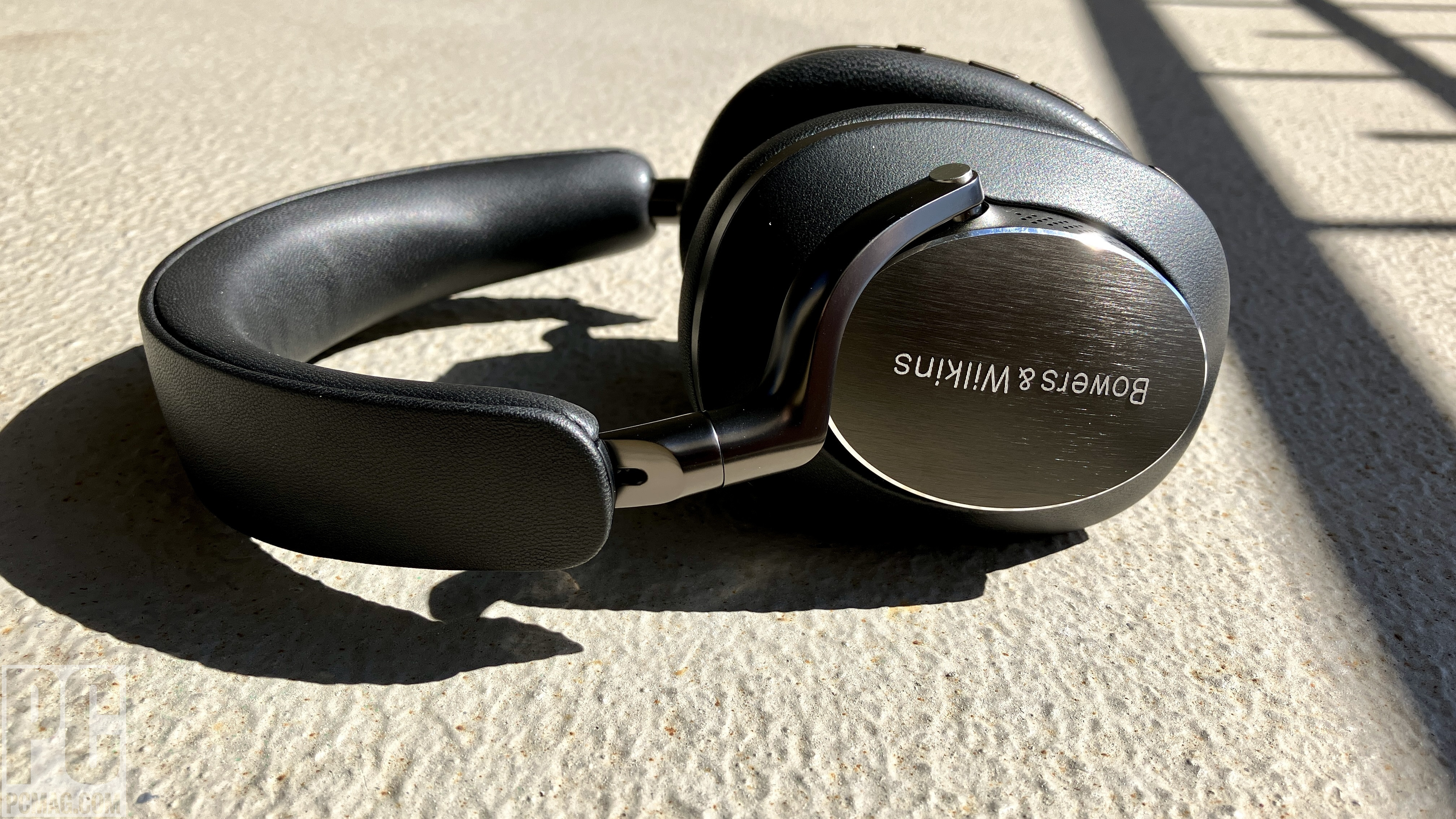 Bowers & Wilkins Px8 Review | PCMag