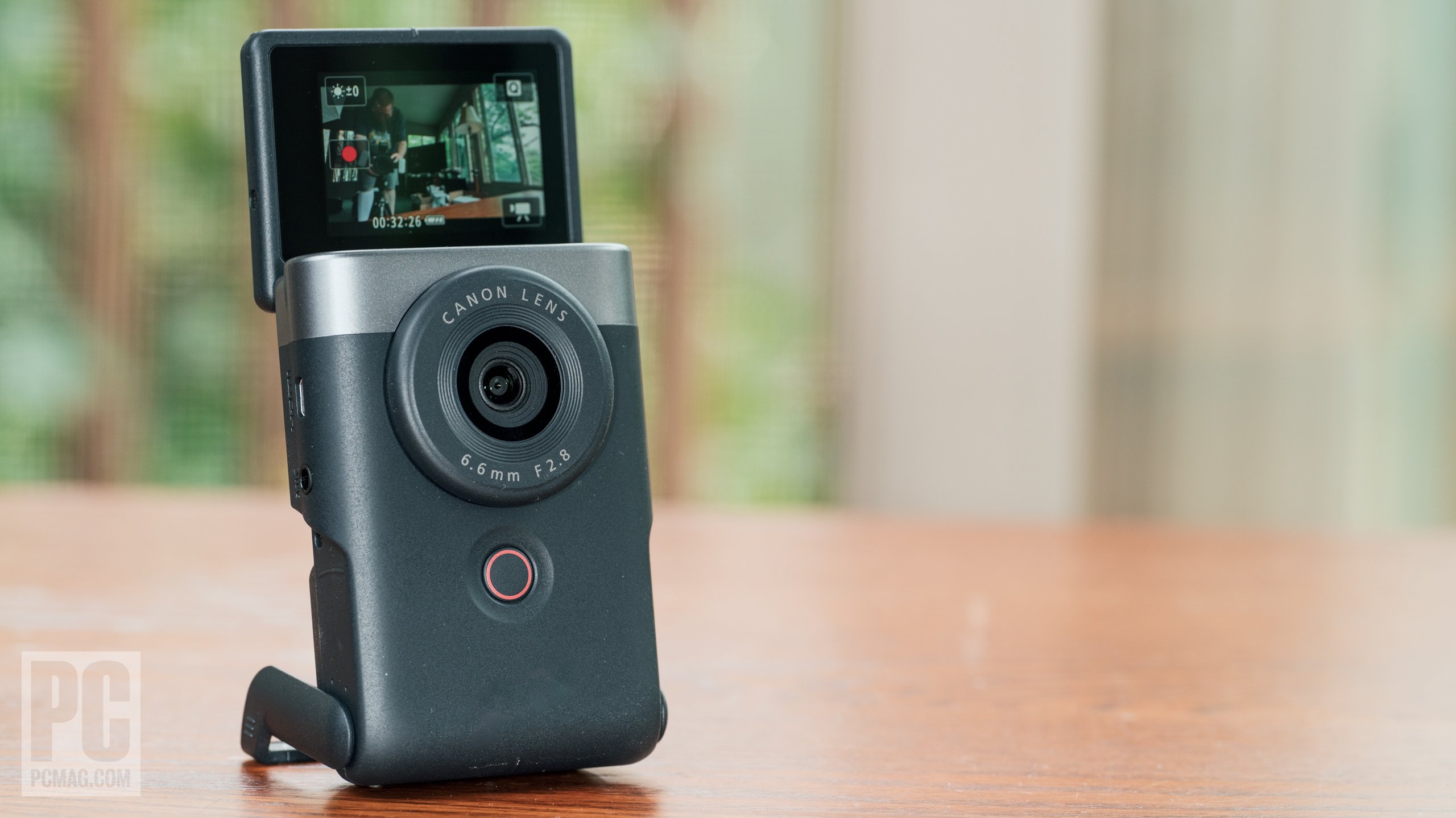 Canon PowerShot V10 - Review 2023 - PCMag Middle East