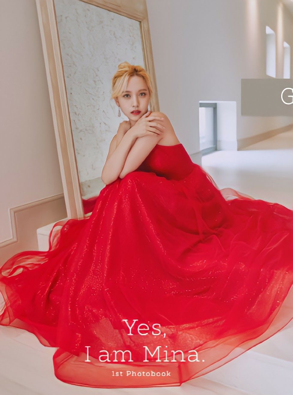 TWICE ミナ Yes, I am Mina. 1st Photobook TWICE MINA 1st Photobook