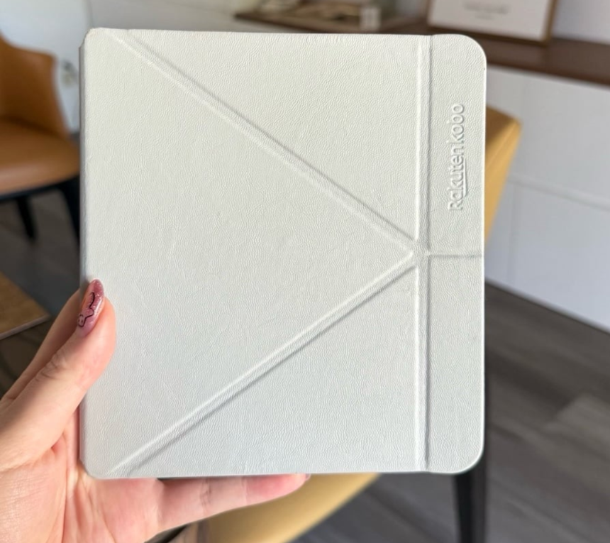 Anyone have a Rakuten Brand Kobo Libra H20 sleepover in the white