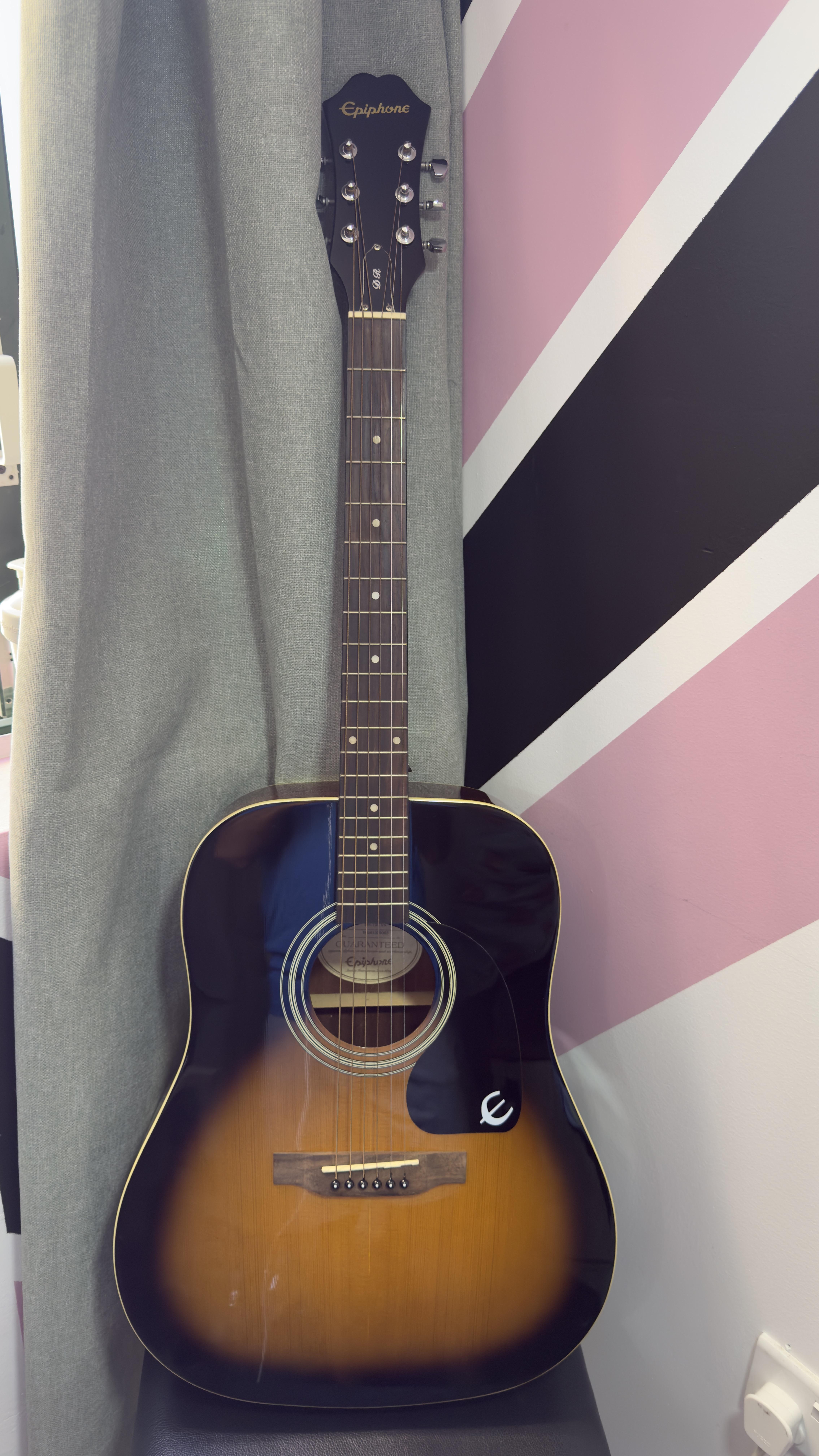 中古のエピフォンDR-100がたったの$44 – ギター初心者、旅立ち！ : r