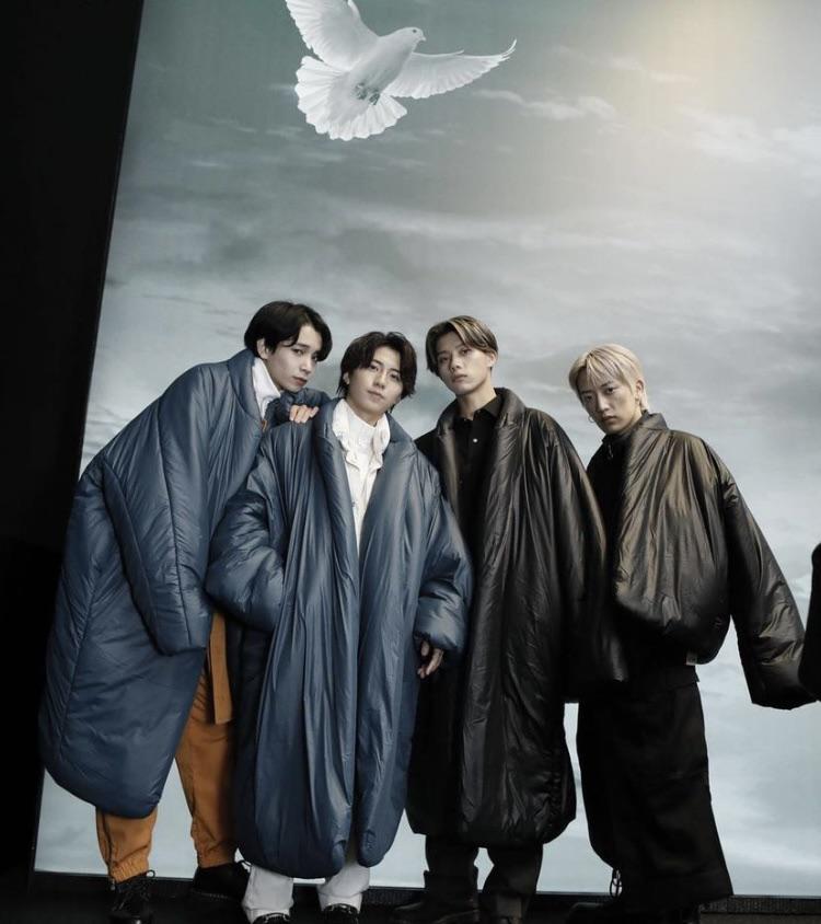 More photos of YZY GAP BALENCIAGA LONG ROUND JACKET : r/WestSubEver