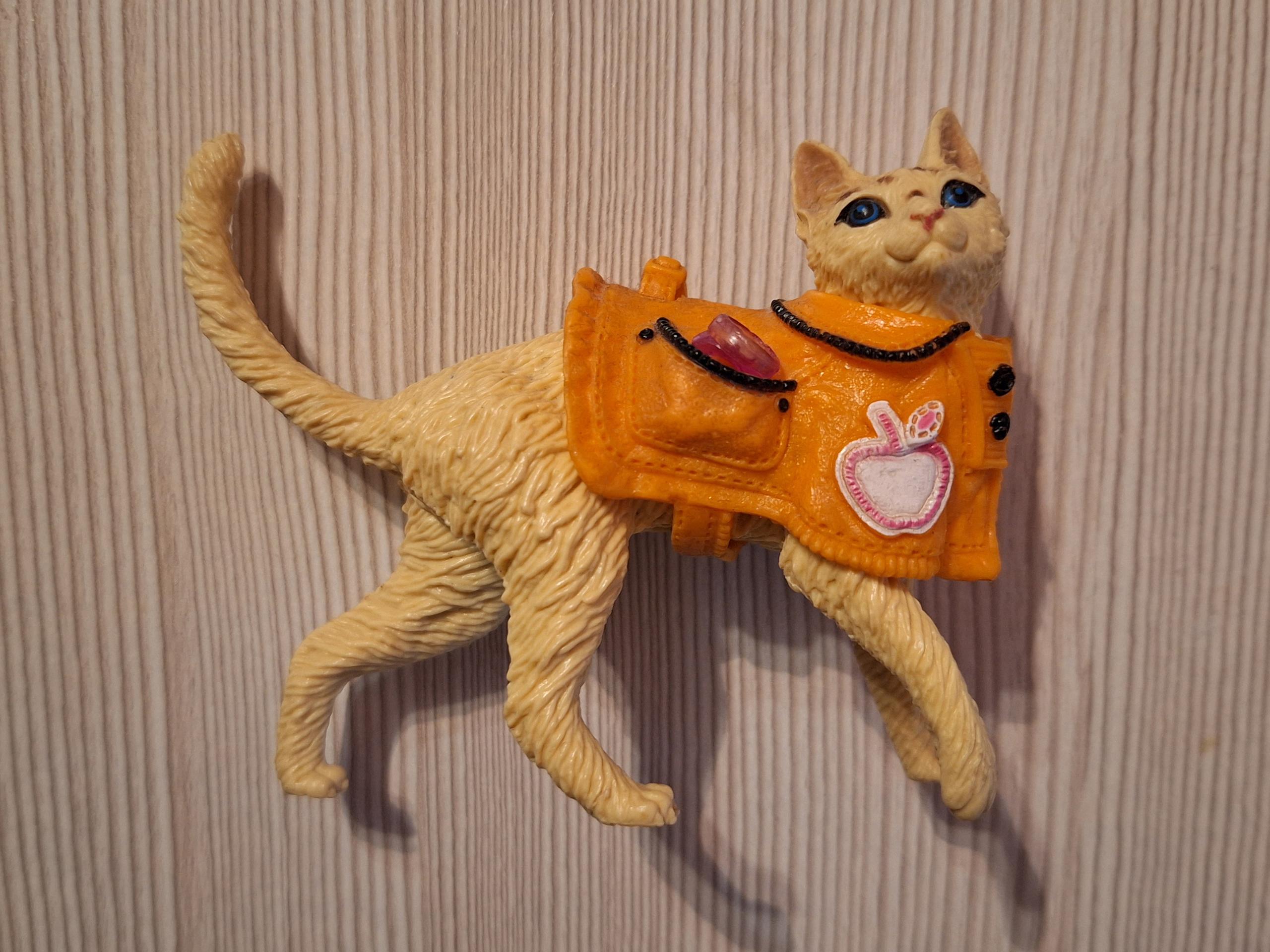 By far the rarest most obscure dolls(?) I own, Vogue Cats. They're