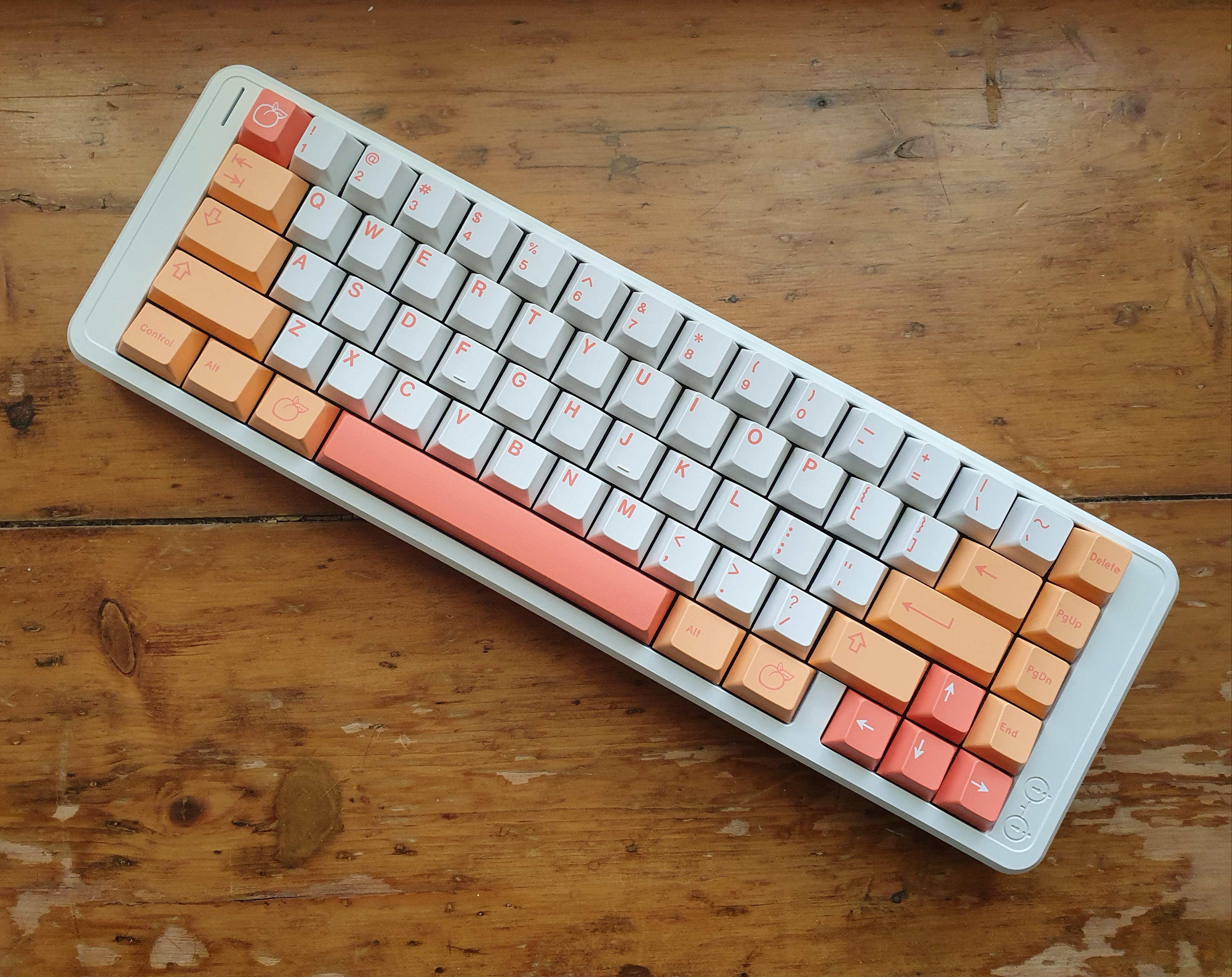 Space65 White, GMK Peaches'n'Cream : r/MechanicalKeyboards