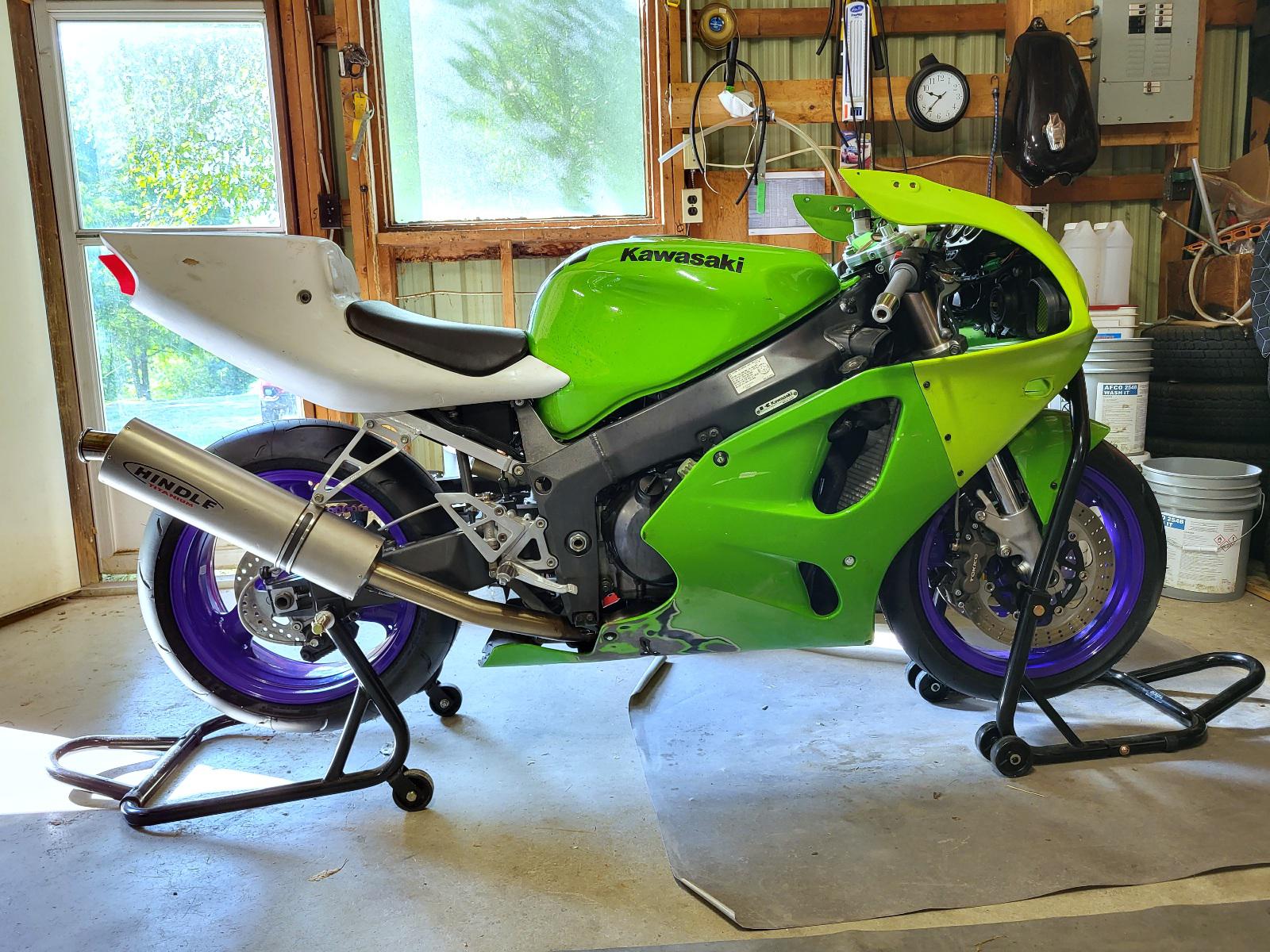 Progress on my '99 zx-7r : r/Kawasaki