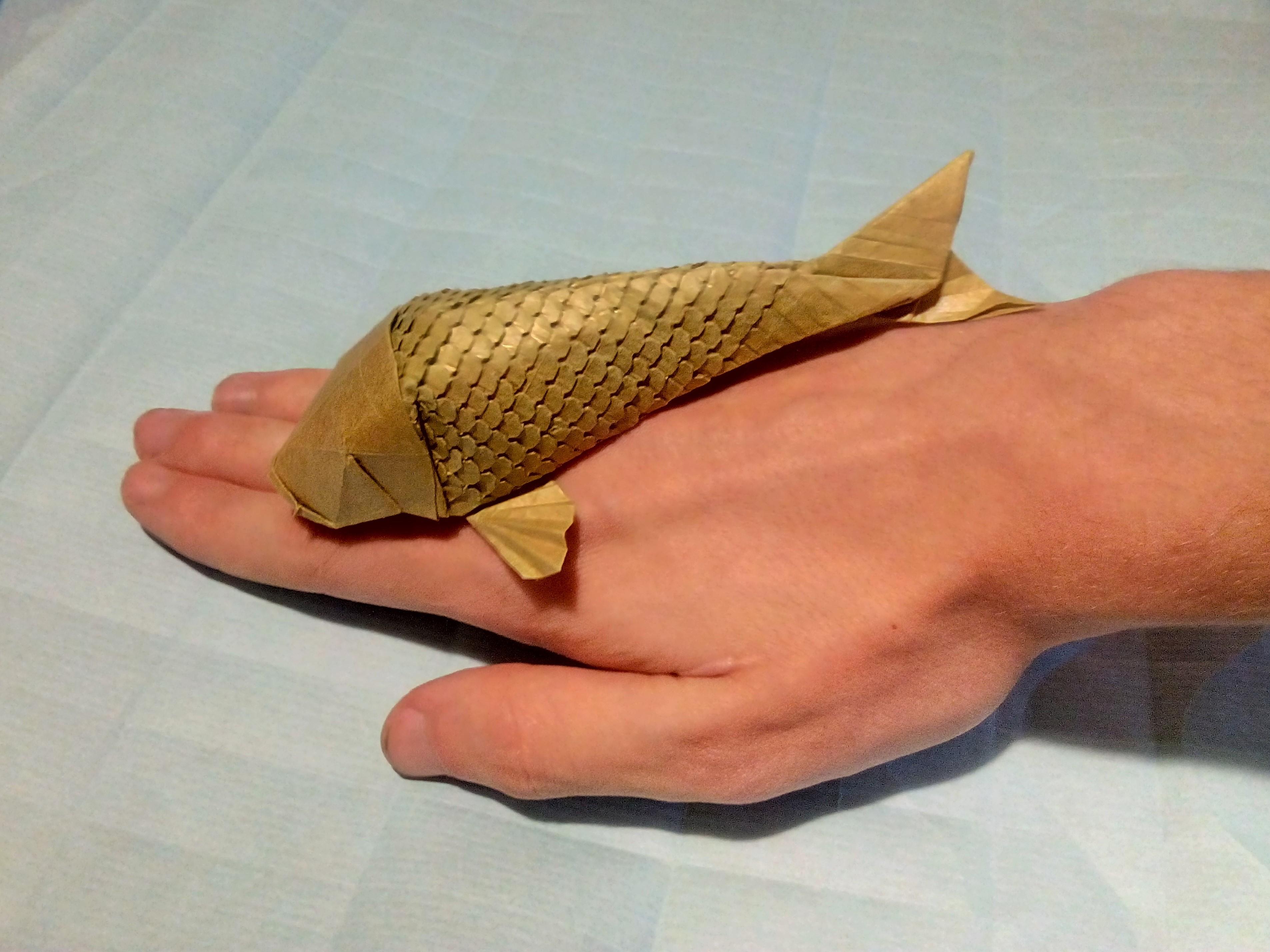 ロバート・J・ラング作の折り紙の鯉 : r/origami
