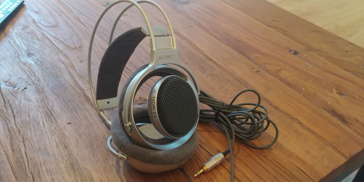 Sony MDR-F1 impressions : r/headphones