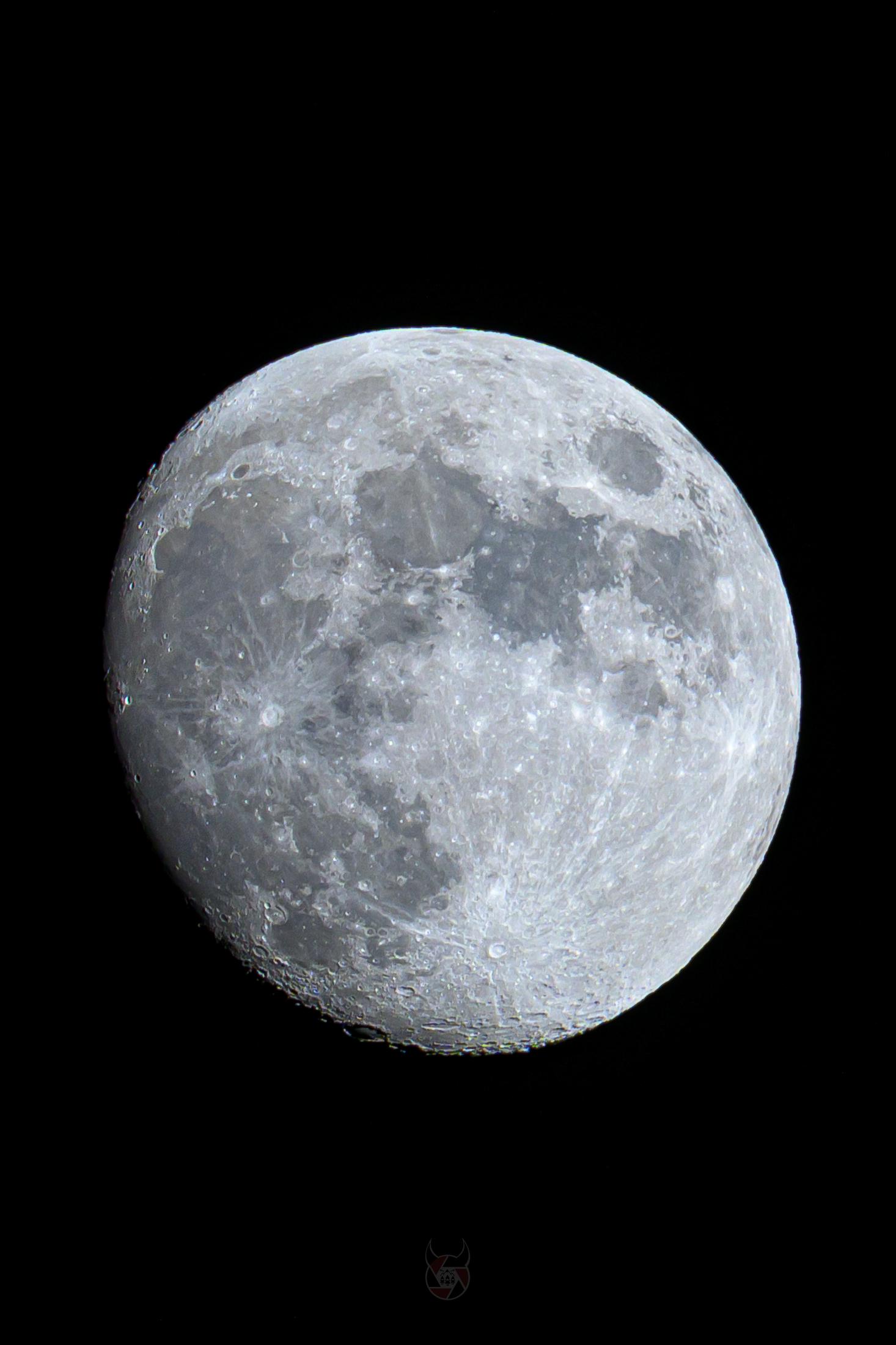 Tonight's moon. Upstate NY. Z8 w 180-600mm f/5.6-6.3 Z : r/Nikon