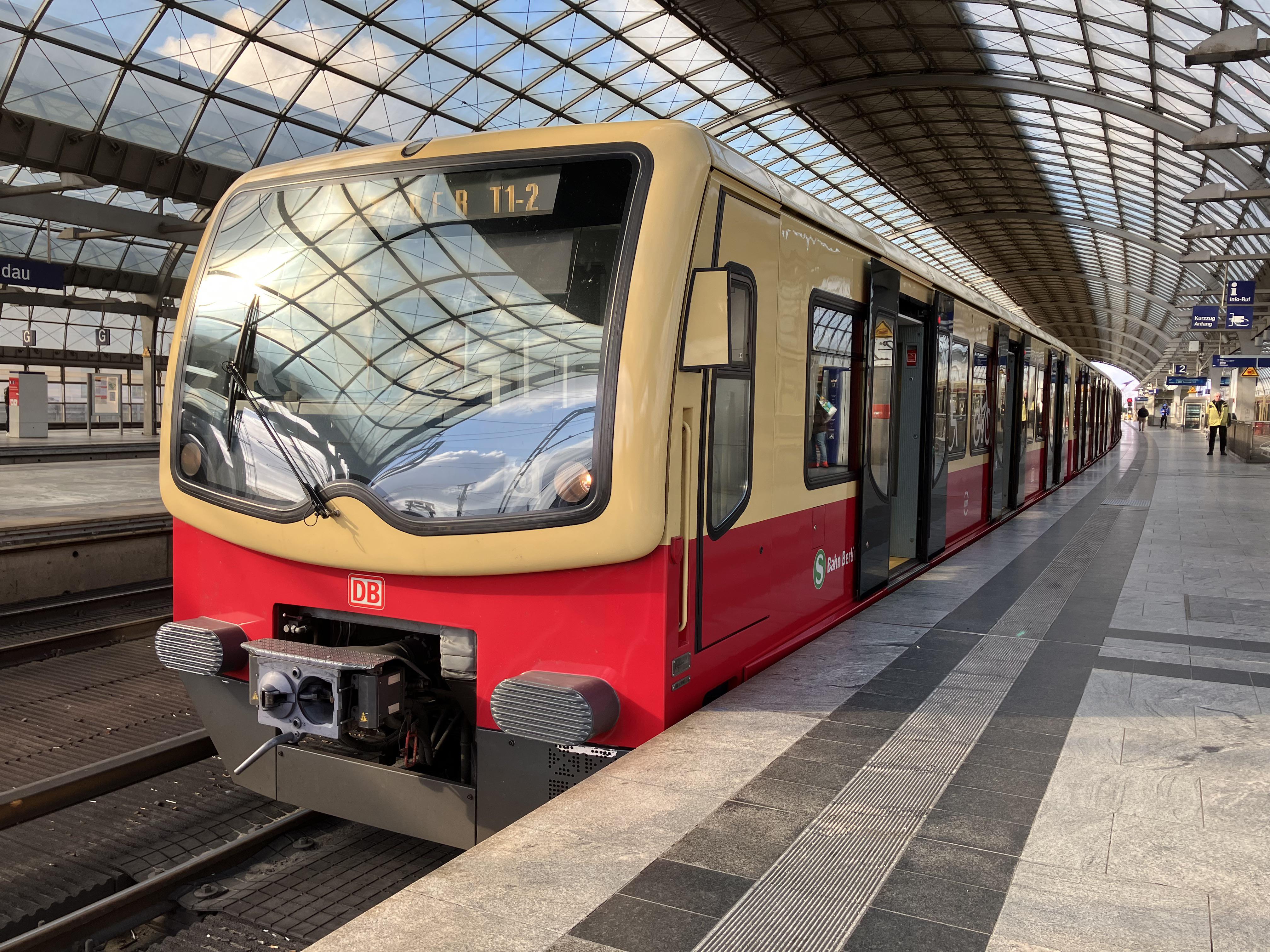 ドイツのベルリンSバーンってすごいよね！ : r/transit