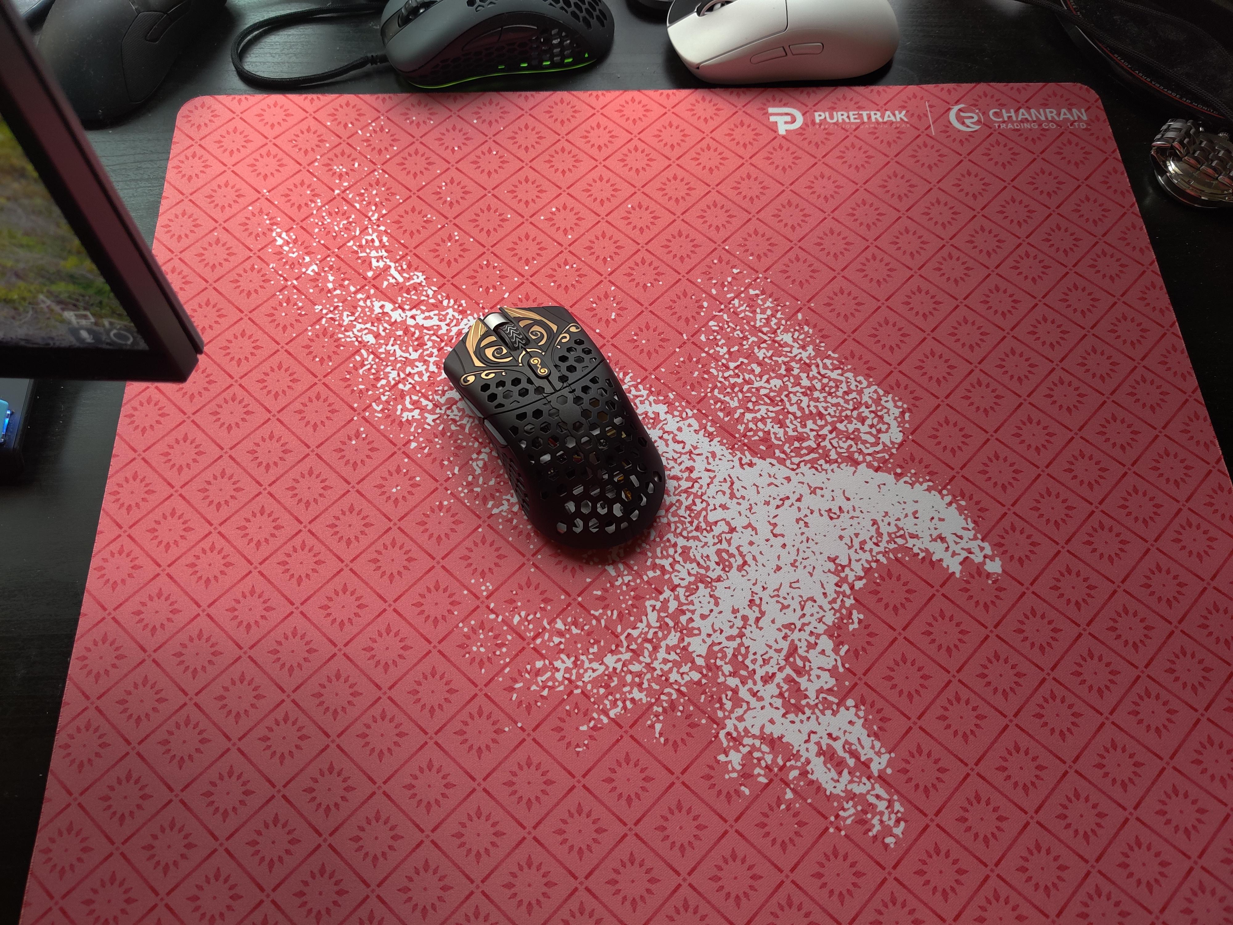 Finalmouse Starlight 12 Hades Medium + Puretrak Pheonix SE : r