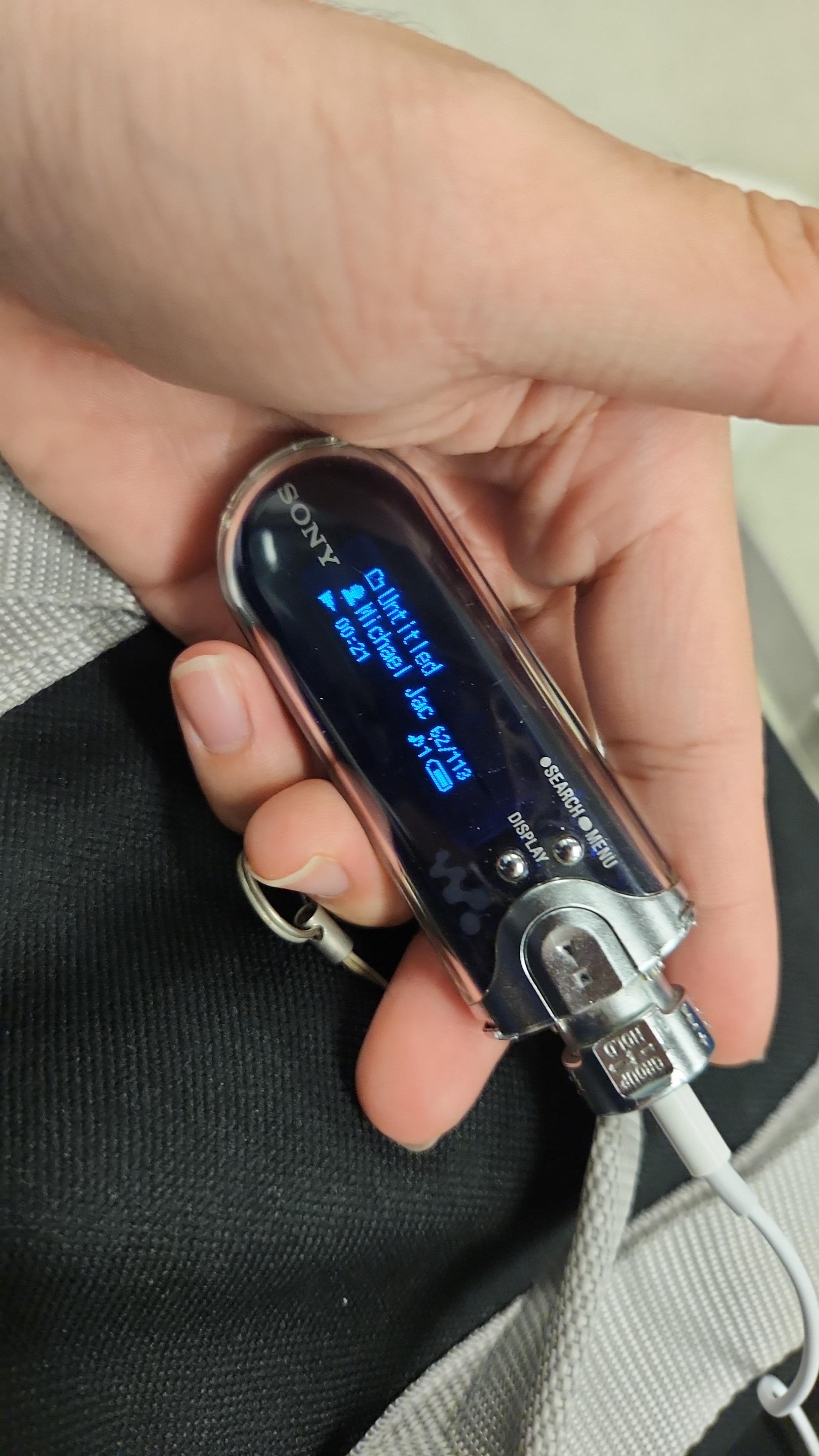 TL;DR 新しいウォークマン/MP3プレーヤー、NW-407を手に入れたんだけど