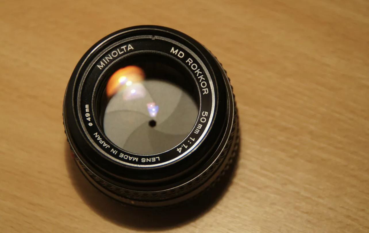 Does anyone know the difference between the Minolta MD Rokkor-x