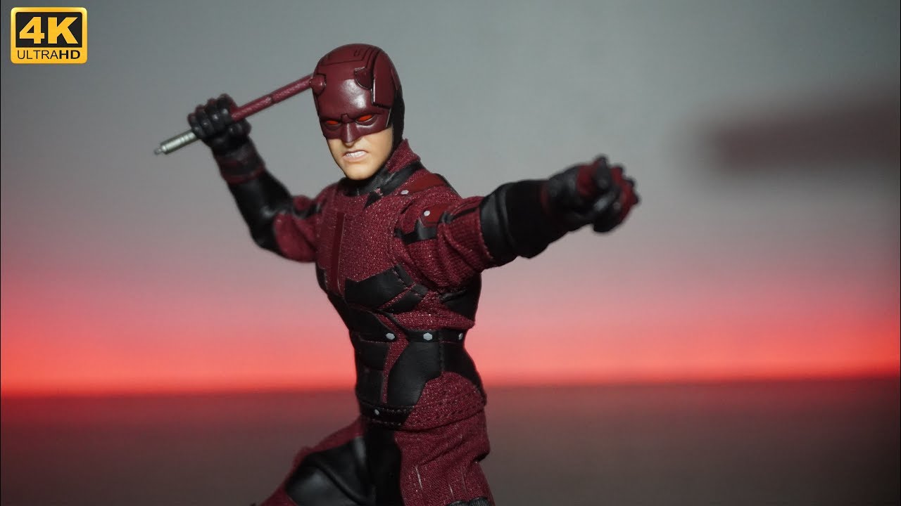Unboxing: Mezco One:12 Collective Netflix Daredevil - YouTube