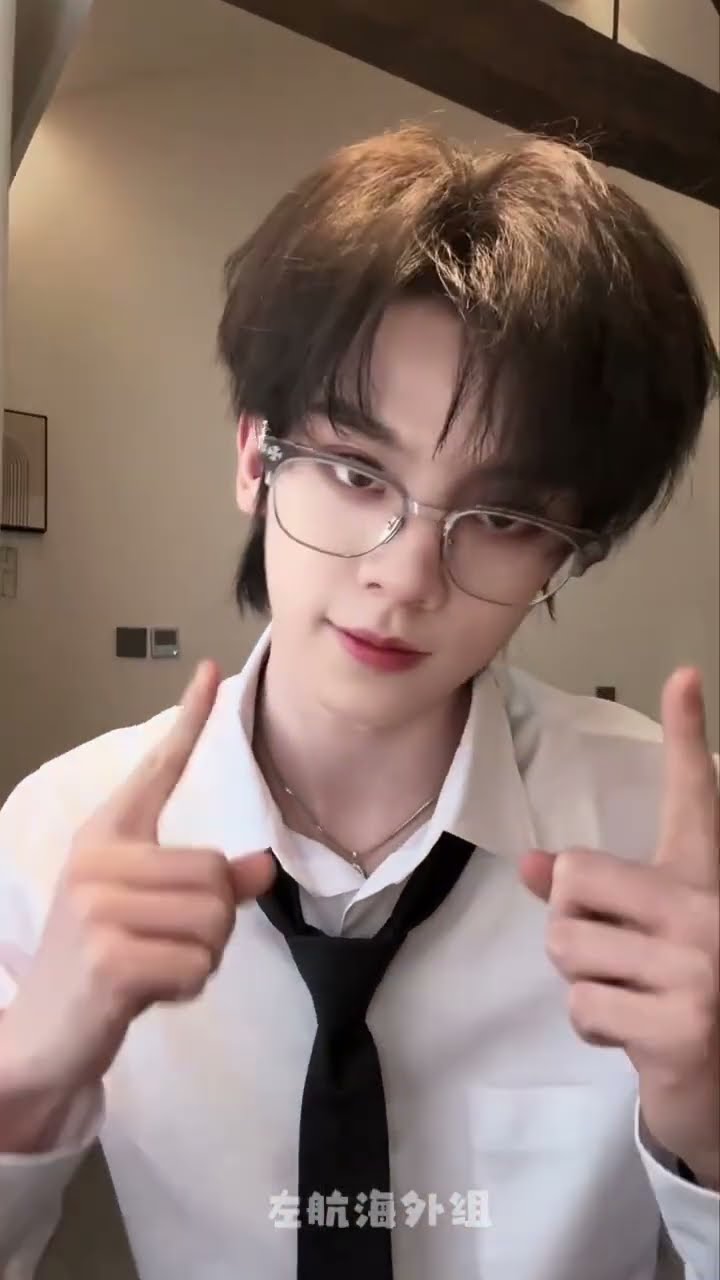 TOP登陆少年-左航个人频道LEFT - YouTube