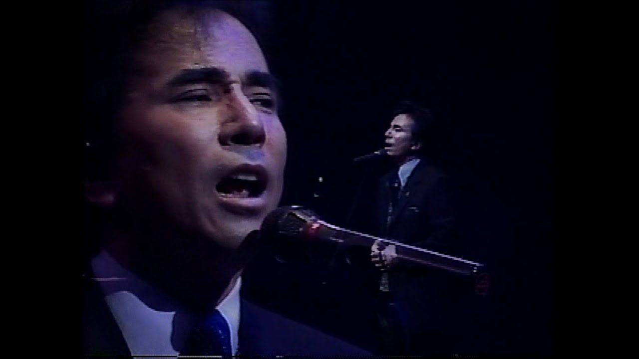 愛と物語の日々よ／布施 明 - YouTube