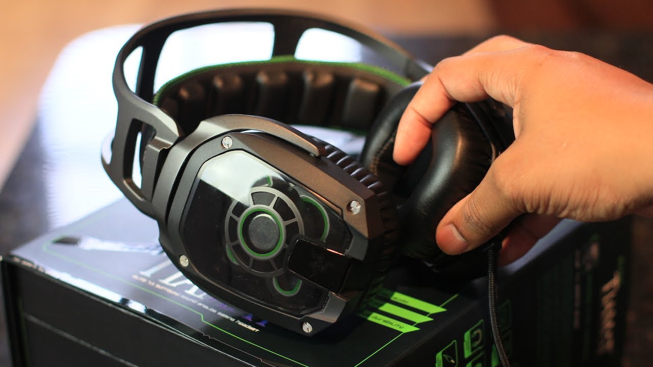 Unboxing: Razer Tiamat 7.1 Gaming Headset - YouTube