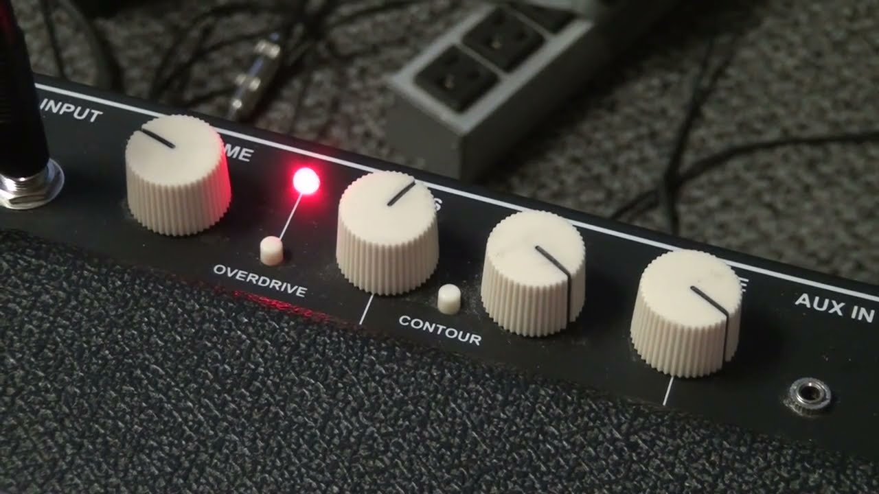 Fender Rumble 25 Amplifier Review - YouTube