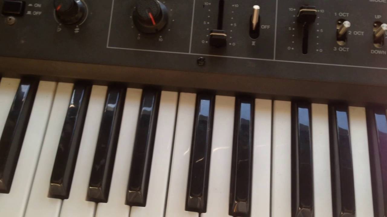 Roland EP-09 Vintage 90's Electric Piano - YouTube