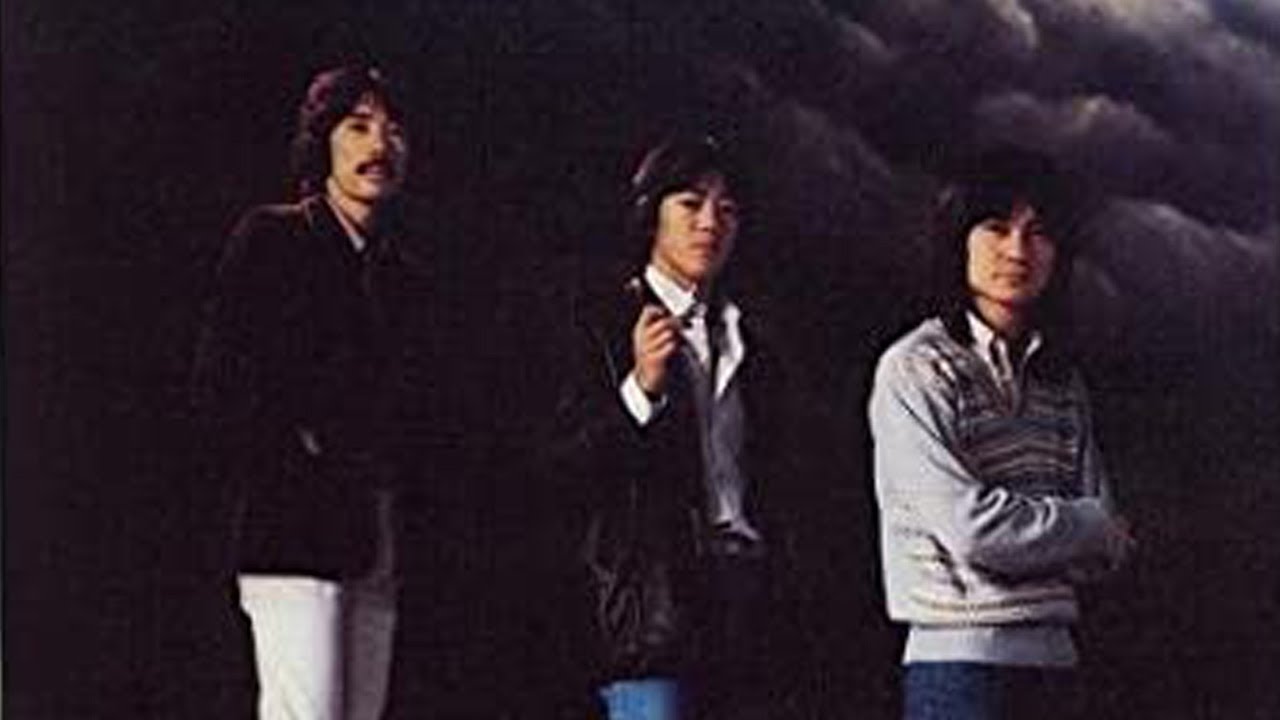 見上げれば雲か NSP - YouTube