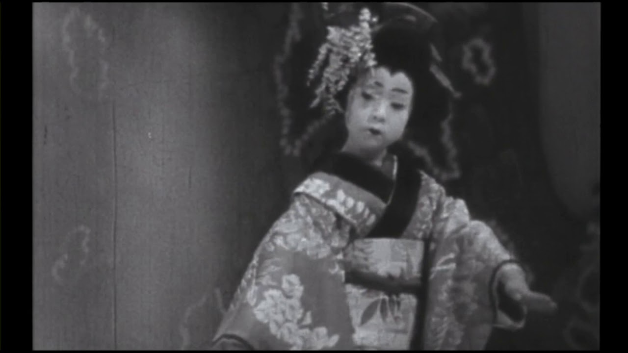 Tamasaburō 五代目 坂東 玉三郎 at the age of 5 (1956) - YouTube