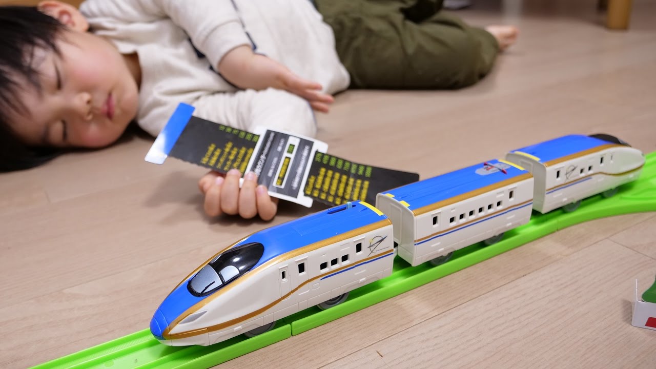 プラレール サウンドE7系新幹線かがやきレールセット - YouTube