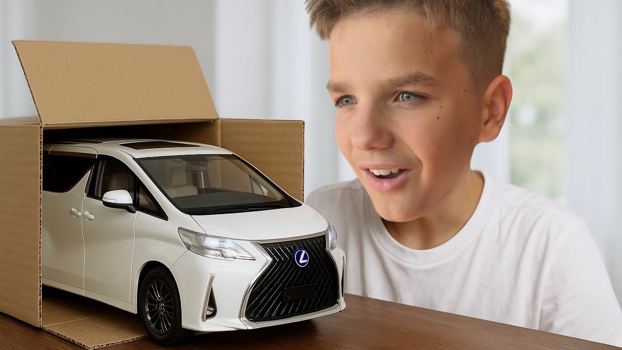 Mark unboxes 1:18 scale luxury minivan Lexus LM300 and packs bags