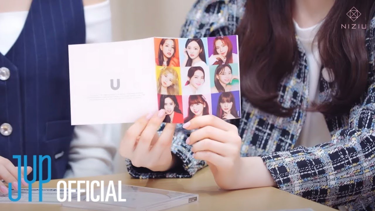 NiziU 1st Album 『U』 Unboxing - YouTube