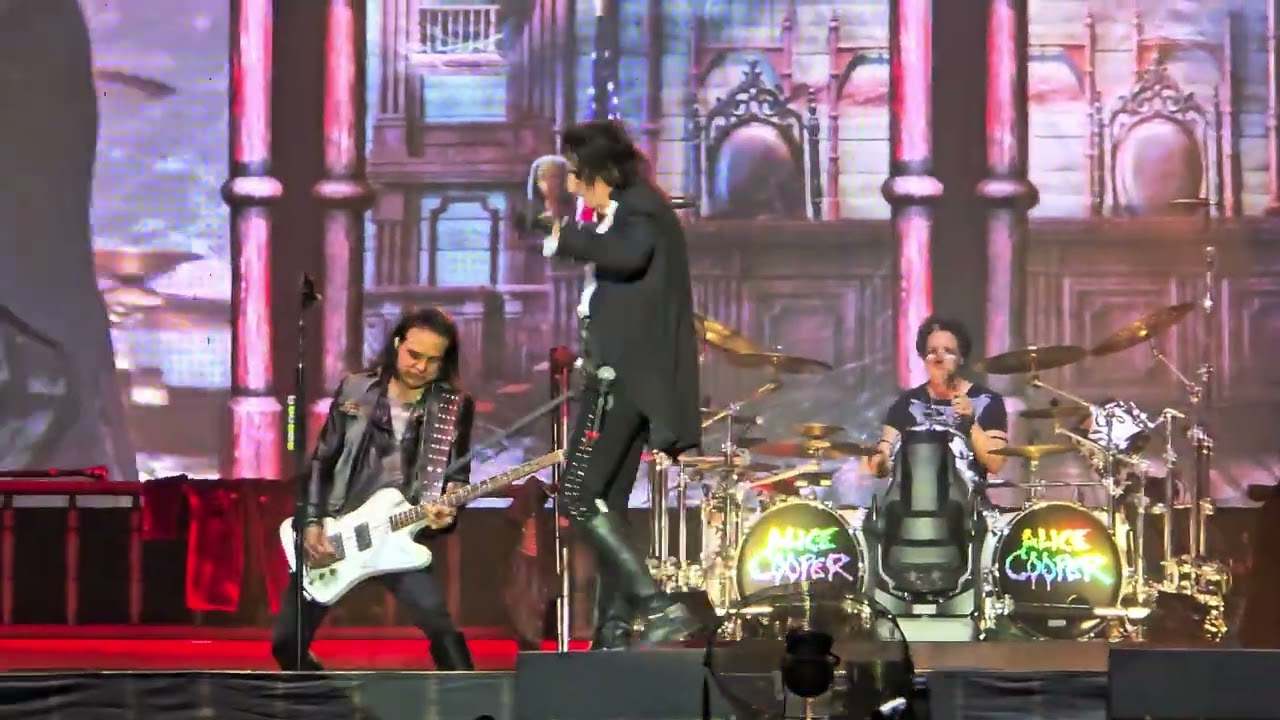 Alice Cooper - No More Mr. Nice Guy (Rockwave Festival @ TerraVibe