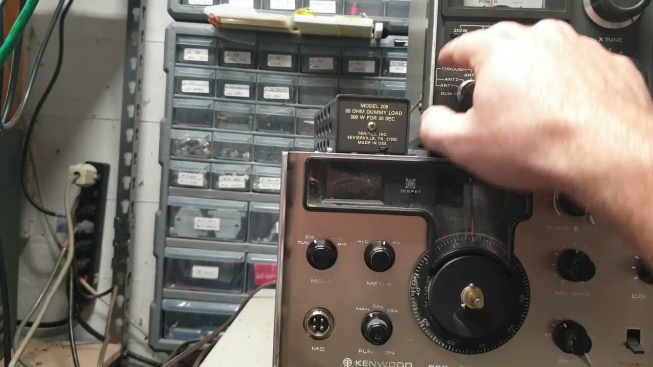Trio/Kenwood AT-200 Antenna Tuner Working - YouTube