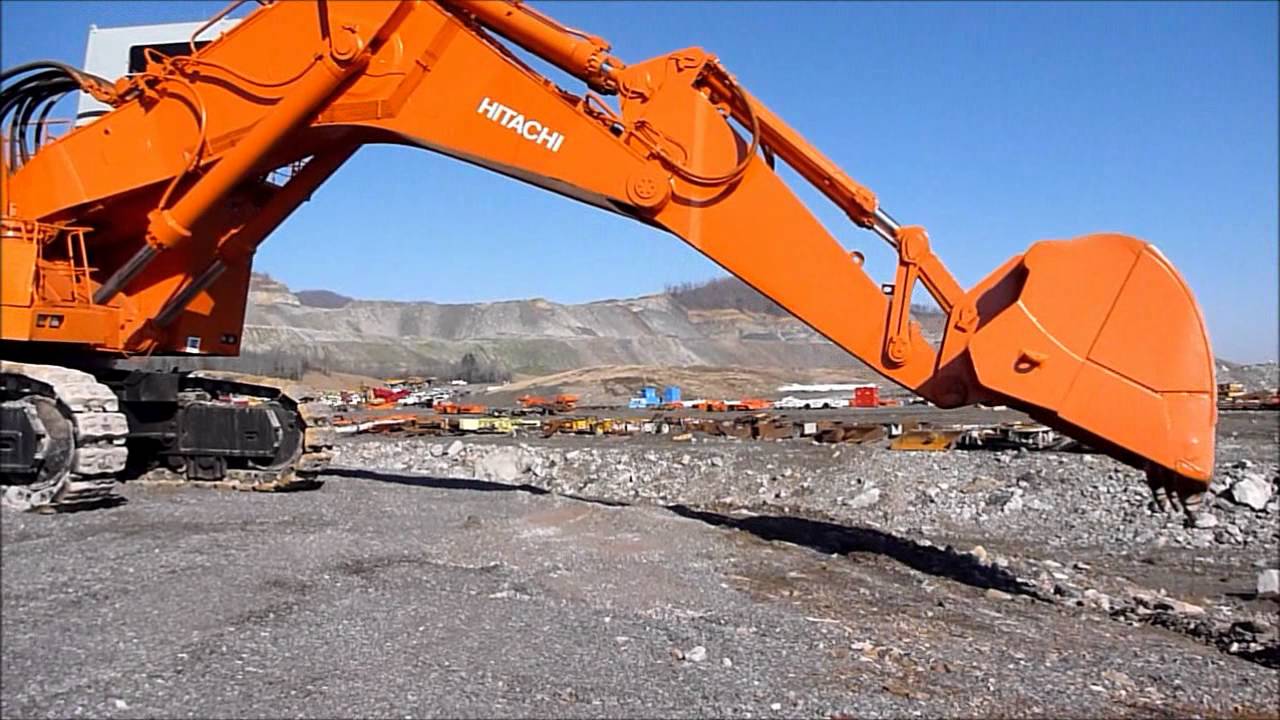 Hitachi EX1800 Excavator In Action - YouTube