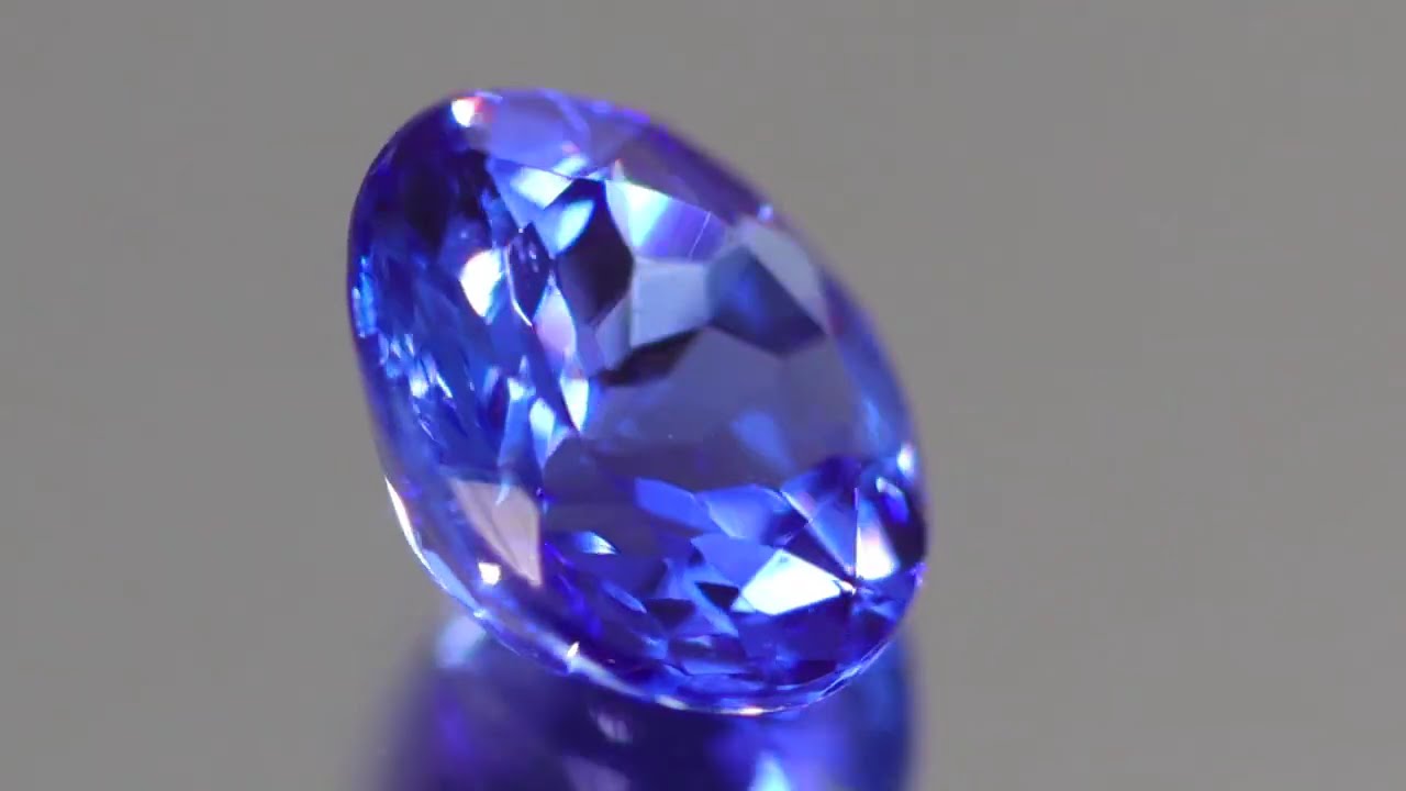 0.74ctタンザナイト - YouTube