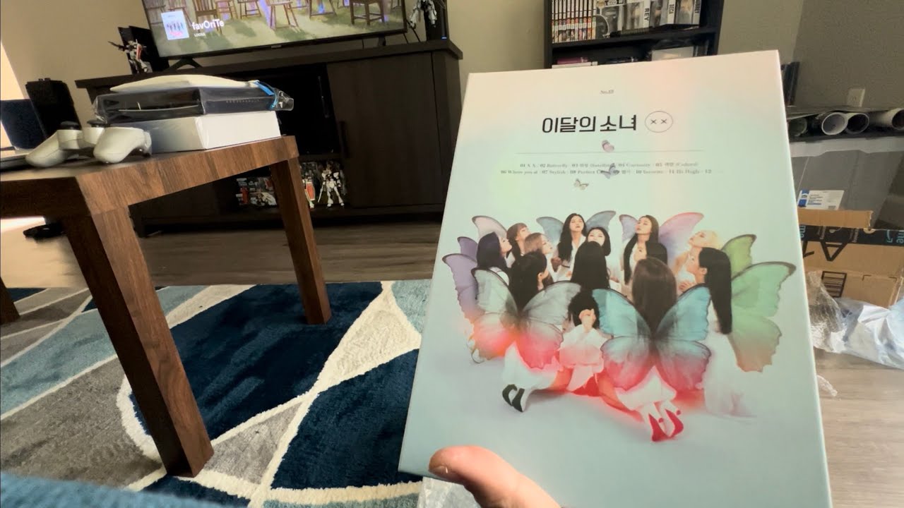 LOONA (이달의 소녀) X X [Limited A ver.] Unboxing - YouTube