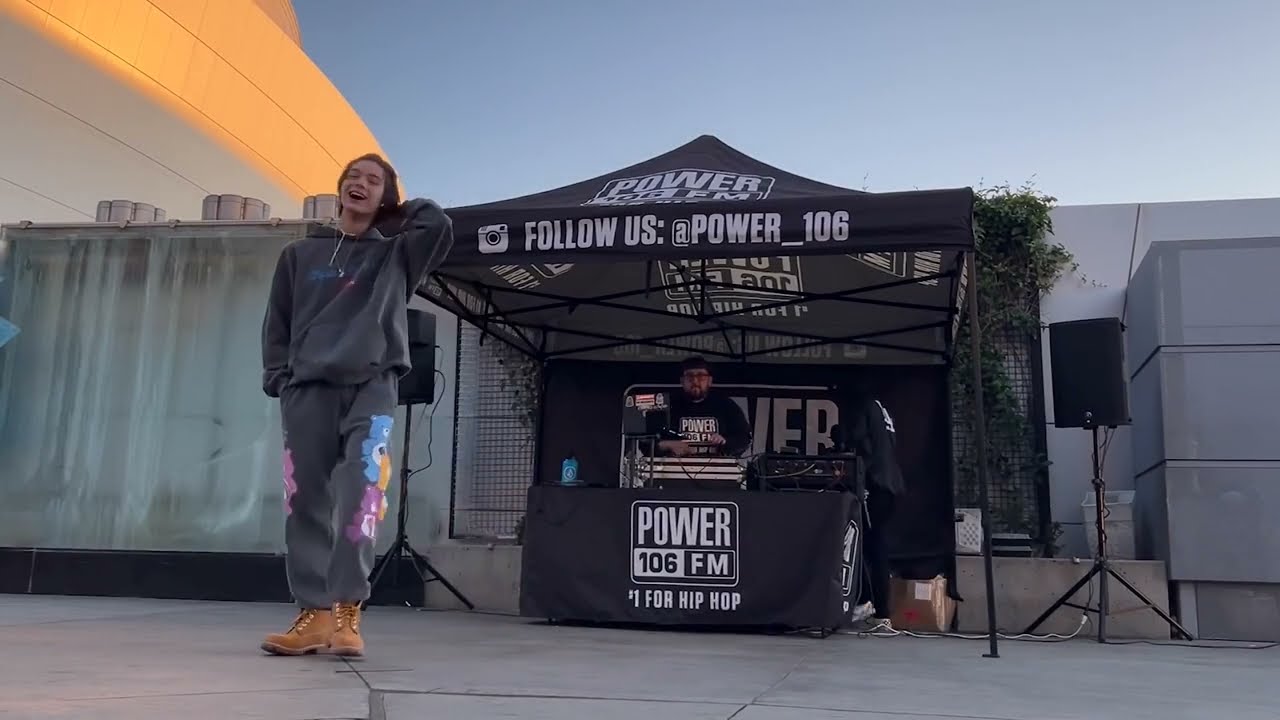 Trainee A] JJ Guerrilla Stage - Sorry by Justin Bieber - YouTube