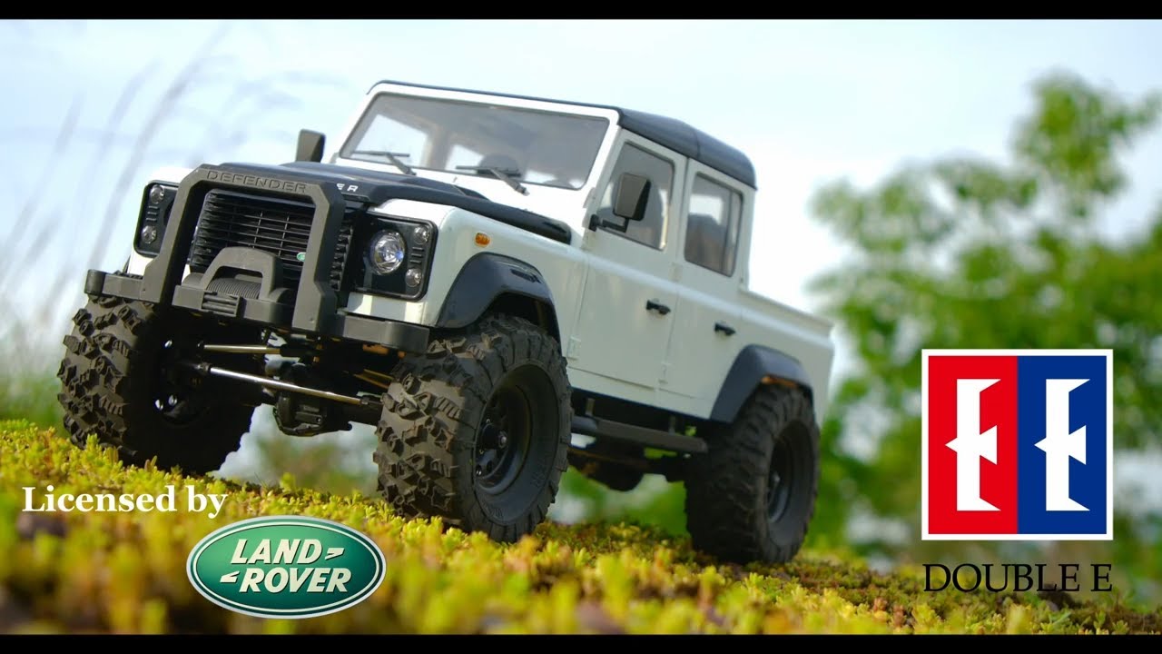 Giant 1/8 Scale RC Land Rover Defender in White Pickup Version