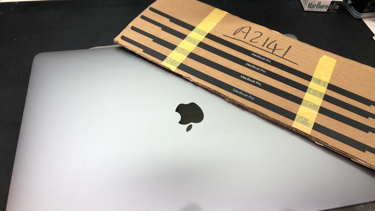 MacBook Pro 2019 16inch 画面下側ベゼルフレーム画面割れ修理