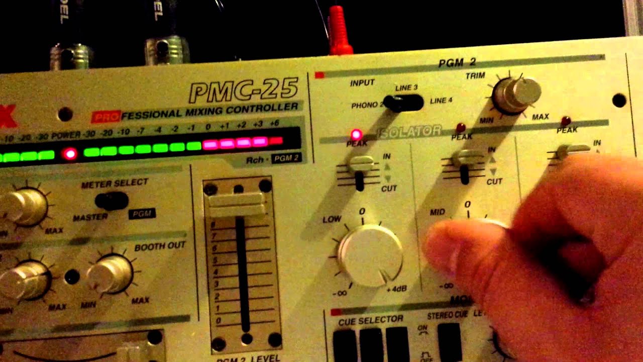VESTAX PMC-25, three-band frequency isolator - YouTube